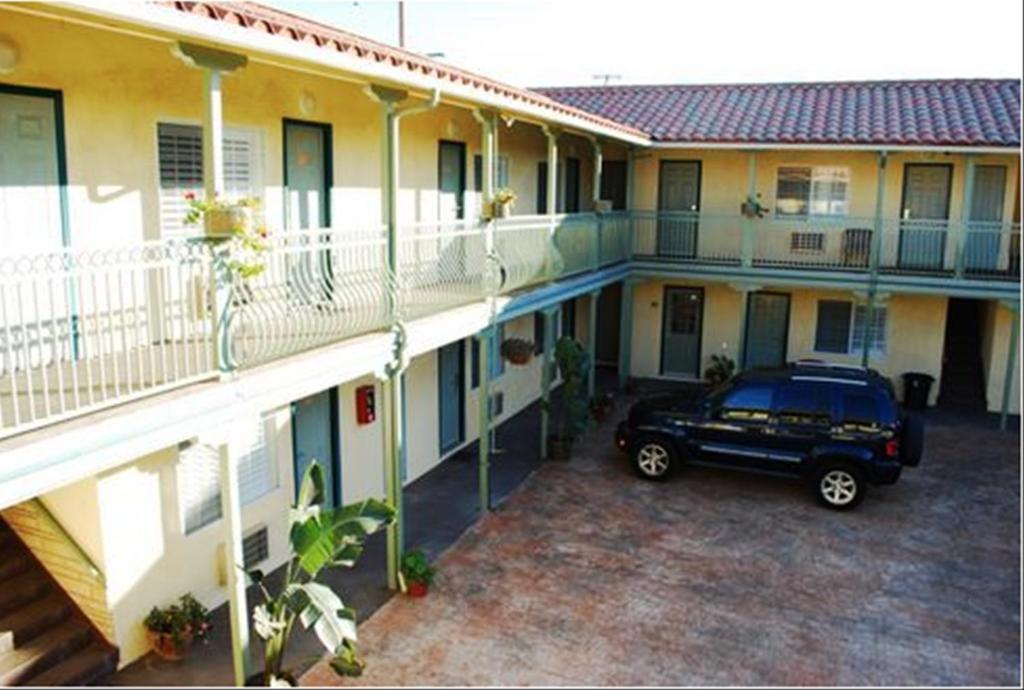 Bella Capri Inn And Suites Camarillo Eksteriør billede