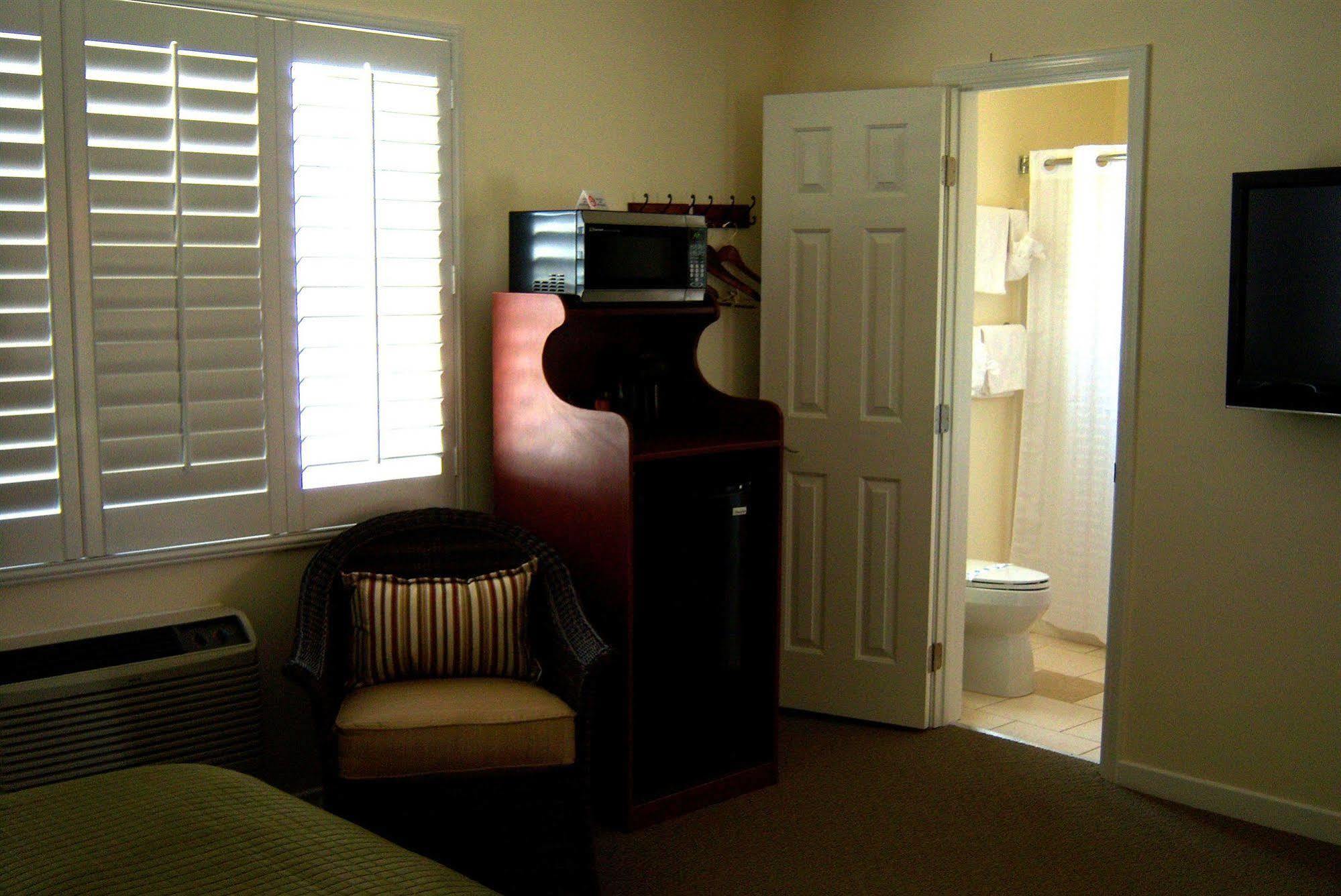Bella Capri Inn And Suites Camarillo Eksteriør billede
