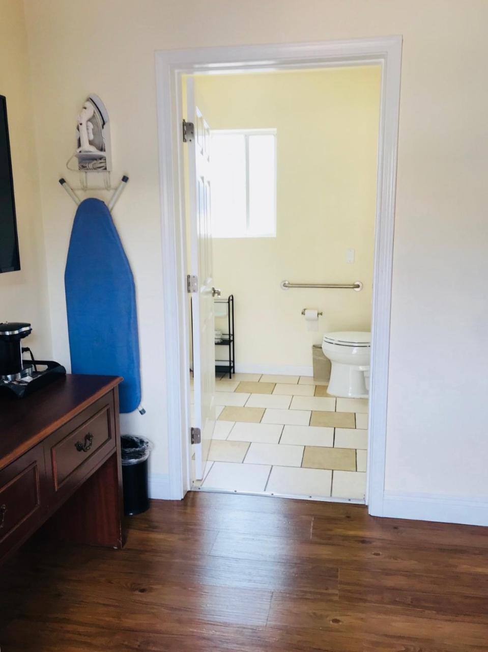 Bella Capri Inn And Suites Camarillo Eksteriør billede